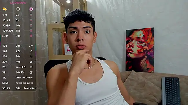 LoganTwink18 online show from 25, 3, 2026