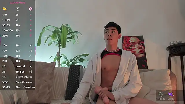 LoganTwink18 online show from 25, 2, 2026