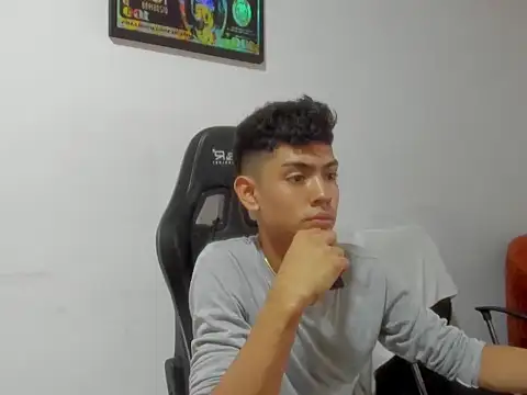 LoganTwink18 online show from 3, 3, 2026