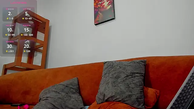 LoganTwink18 online show from 27, 10, 2025