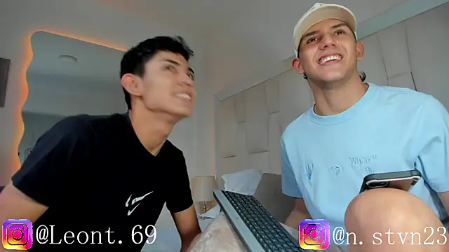 LoganTwink18 online show from 4, 4, 2026