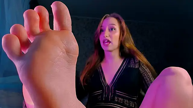 DarcySiren online show from 10, 10, 2025