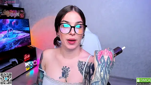 Snapshot of Arya_deepthroat_queen chatting on 27, 9, 2025 Arya deepthroat queen online show from 27, 9, 2025