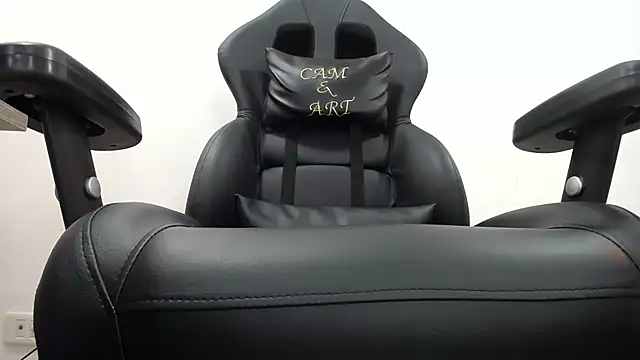 Snapshot of Taboo-AliyahRyan chatting on 20, 10, 2025 Taboo-AliyahRyan online show from 20, 10, 2025