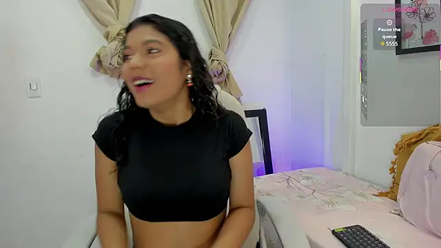 Snapshot of andrea_sanchezz chatting on 6, 11, 2025 andrea sanchezz online show from 6, 11, 2025