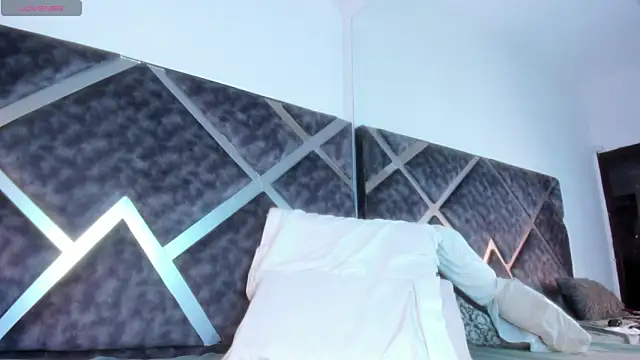 MelanyVegas online show from 24, 2, 2026