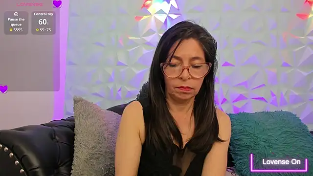 SabinaDeluxe cg online show from 4, 12, 2025