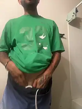 Snapshot of BEBE5757 chatting on 5, 10, 2025 BEBE5757 online show from 5, 10, 2025