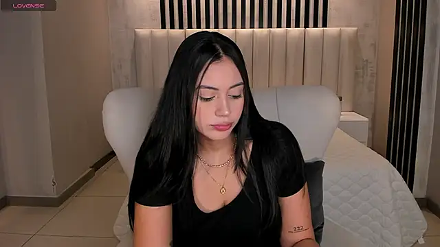 AmbarJames  online show from 4, 4, 2026