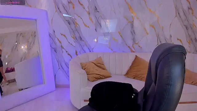 AmbarJames  online show from 30, 11, 2025