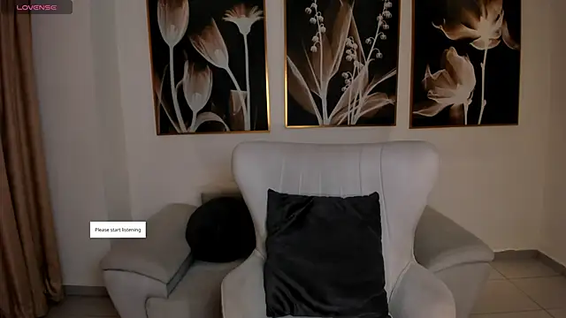 AmbarJames  online show from 11, 5, 2026