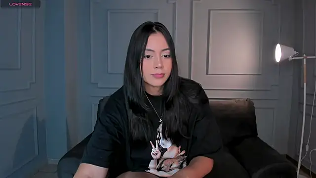 AmbarJames  online show from 8, 11, 2025