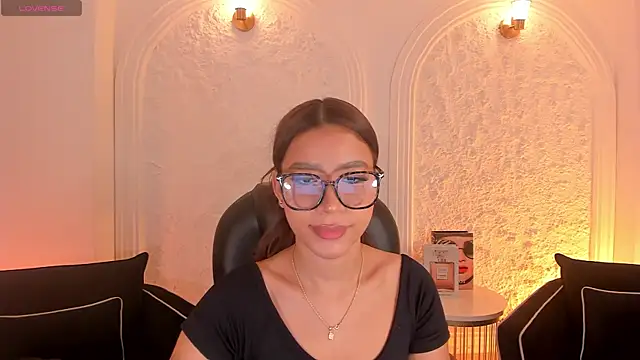 SophieHouston  online show from 16, 7, 2026