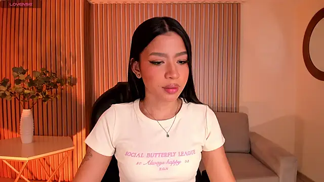 SophieHouston  online show from 12, 6, 2026