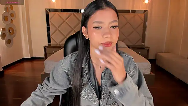 SophieHouston  online show from 22, 4, 2026