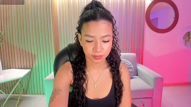 SophieHouston  online show from 7, 10, 2025