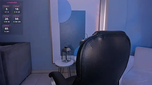 MilaLawrence online show from 18, 11, 2025