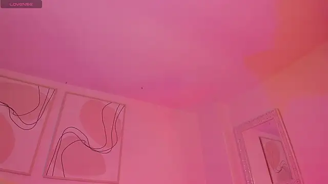 Snapshot of MilaLawrence chatting on 29, 7, 2026 MilaLawrence online show from 29, 7, 2026