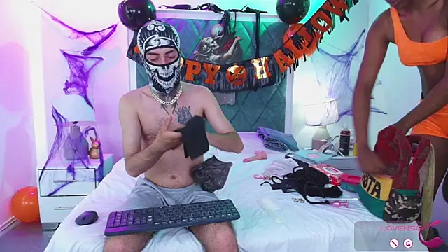 Snapshot of Asha_zuri_and_adam chatting on 31, 10, 2025 Asha zuri and adam online show from 31, 10, 2025