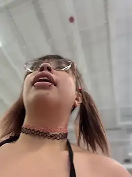 Snapshot of moan4mona chatting on 17, 6, 2026 moan4mona online show from 17, 6, 2026