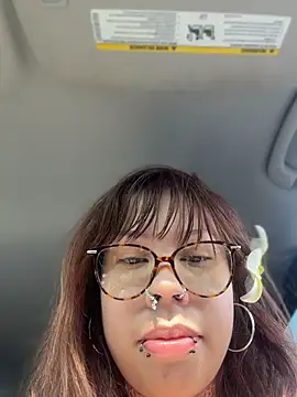 Snapshot of moan4mona chatting on 7, 7, 2026 moan4mona online show from 7, 7, 2026