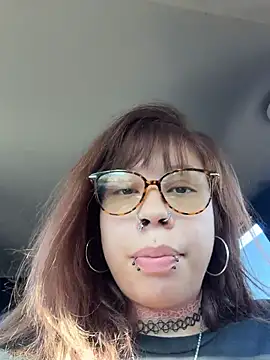 Snapshot of moan4mona chatting on 13, 7, 2026 moan4mona online show from 13, 7, 2026