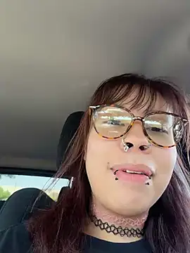 Snapshot of moan4mona chatting on 1, 7, 2026 moan4mona online show from 1, 7, 2026