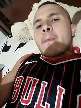 Snapshot of santiii___12 chatting on 28, 11, 2025 santiii 12 online show from 28, 11, 2025