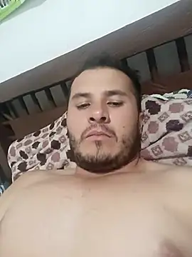 Snapshot of santiii___12 chatting on 18, 11, 2025 santiii 12 online show from 18, 11, 2025