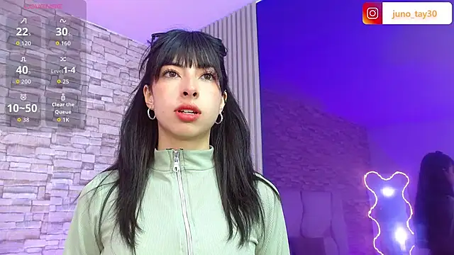 Snapshot of juno_tay chatting on 4, 10, 2025 juno tay online show from 4, 10, 2025