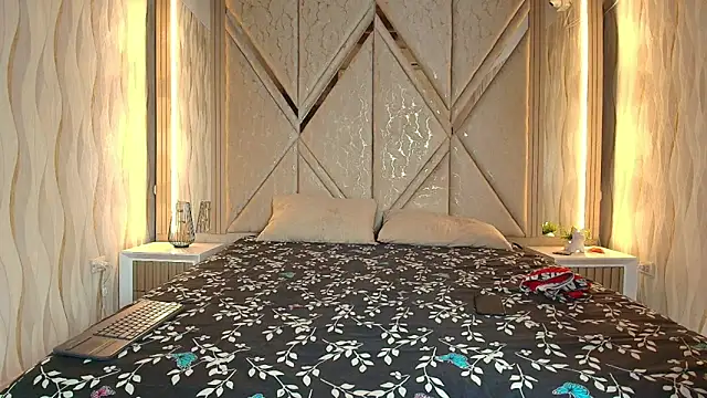 Hotcouple 222 online show from 14, 2, 2026