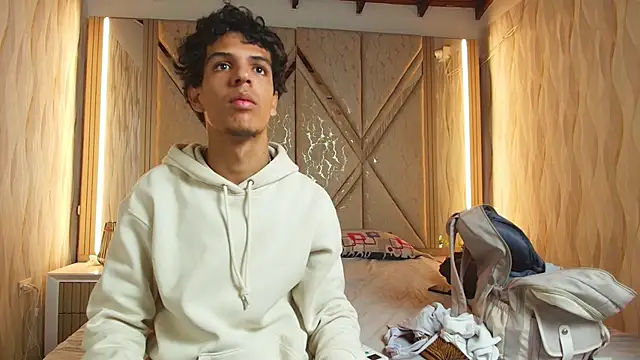 Hotcouple 222 online show from 15, 3, 2026