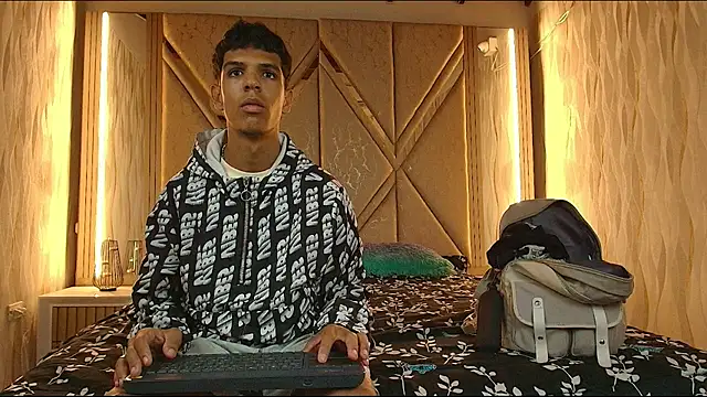 Hotcouple 222 online show from 22, 12, 2025