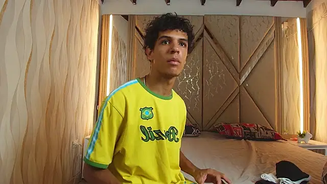 Hotcouple 222 online show from 18, 3, 2026