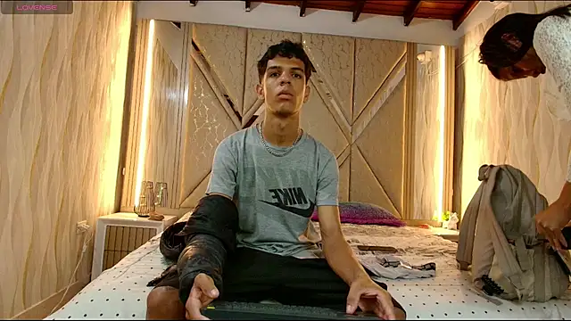 Hotcouple 222 online show from 20, 12, 2025