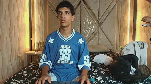 Hotcouple 222 online show from 8, 2, 2026