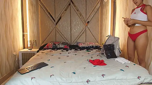 Hotcouple 222 online show from 14, 4, 2026