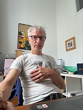 Snapshot of SexyLeon8 chatting on 9, 6, 2026 SexyLeon8 online show from 9, 6, 2026