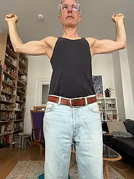 Snapshot of SexyLeon8 chatting on 13, 5, 2026 SexyLeon8 online show from 13, 5, 2026