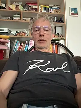 Snapshot of SexyLeon8 chatting on 24, 4, 2026 SexyLeon8 online show from 24, 4, 2026