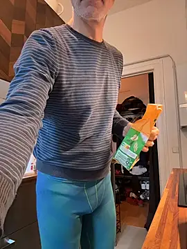 SexyLeon8 online show from 18, 12, 2025