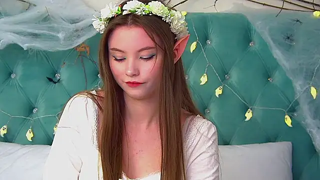 KeiraAsti online show from 26, 10, 2025