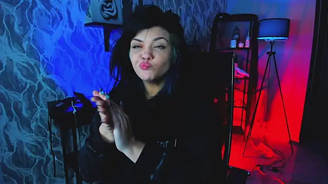 MaryHarrys online show from 3, 11, 2025