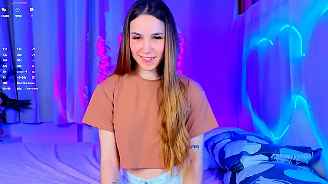 Snapshot of -CindyLou chatting on 25, 9, 2025 -CindyLou online show from 25, 9, 2025