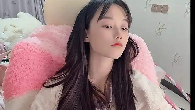 Snapshot of puppy-999 chatting on 21, 10, 2025 puppy-999 online show from 21, 10, 2025