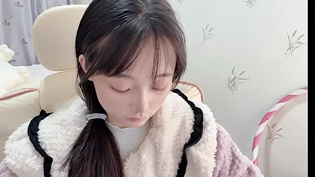 Snapshot of puppy-999 chatting on 12, 11, 2025 puppy-999 online show from 12, 11, 2025