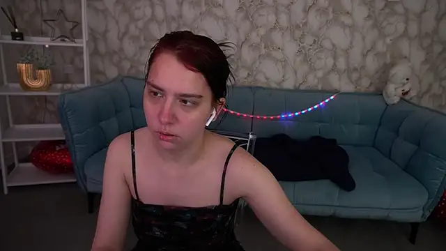LiviaShy online show from 21, 4, 2026