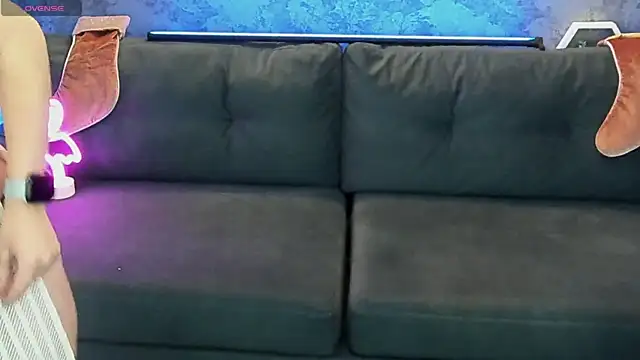 Snapshot of LiviaShy chatting on 6, 1, 2026 LiviaShy online show from 6, 1, 2026