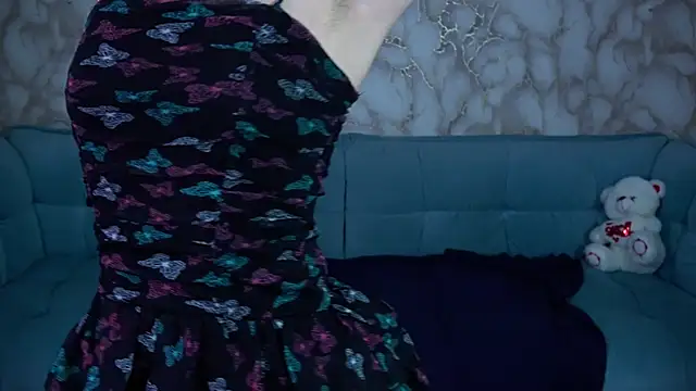 LiviaShy online show from 28, 4, 2026