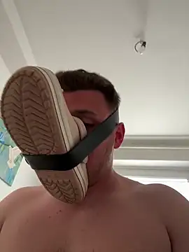 rubber oliver online show from 22, 4, 2026